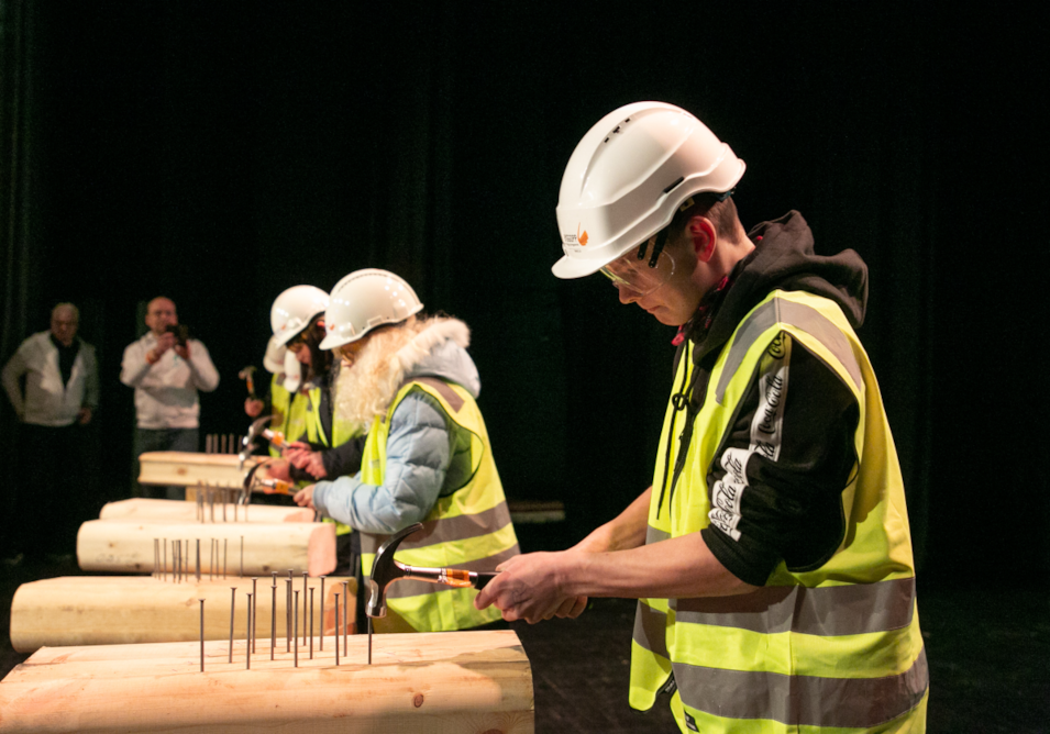 Elever i Spikerkonkurranse på UBA arrangement i Namsos 2019